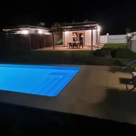 Casitas De La Barrosa Con Jardin Y Piscina Holiday home *
