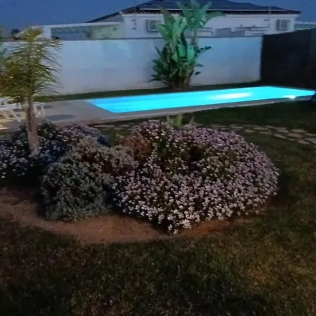 Casitas De La Barrosa Con Jardin Y Piscina