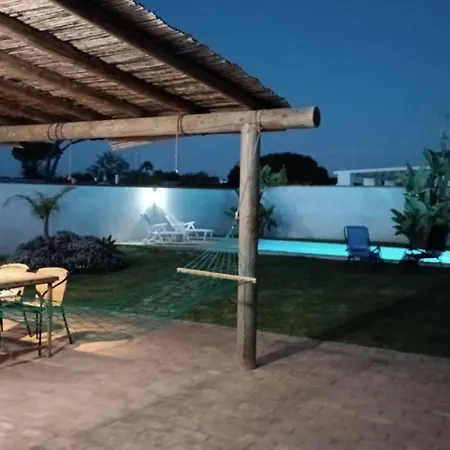 Holiday home Casitas De La Barrosa Con Jardin Y Piscina Chiclana de la Frontera