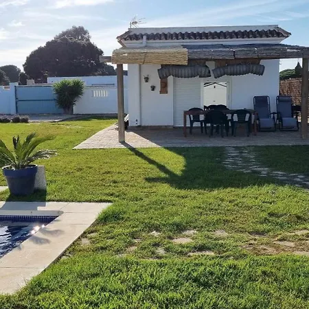 Casitas De La Barrosa Con Jardin Y Piscina Holiday home *